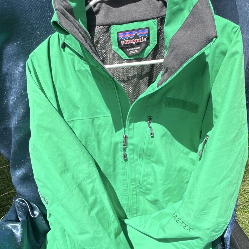 RARE Patagonia Men's Front Country Uniform GORE-TEX Jacket - Green - Size Small